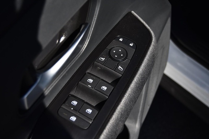 Nissan Kicks Vehicle Full-screen Gallery Image 9