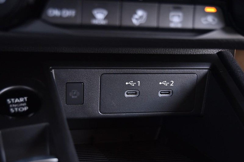 Nissan Kicks Vehicle Full-screen Gallery Image 17