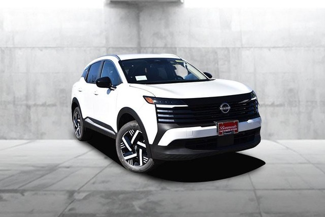 Nissan Kicks Vehicle Image 02