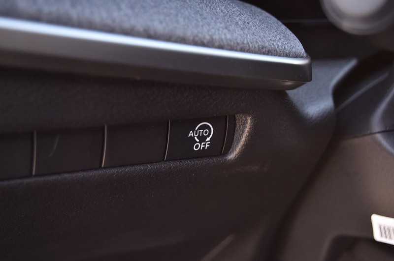 Nissan Kicks Vehicle Image 11