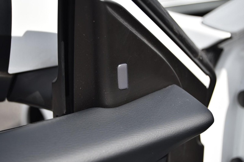 Nissan Sentra Vehicle Full-screen Gallery Image 10