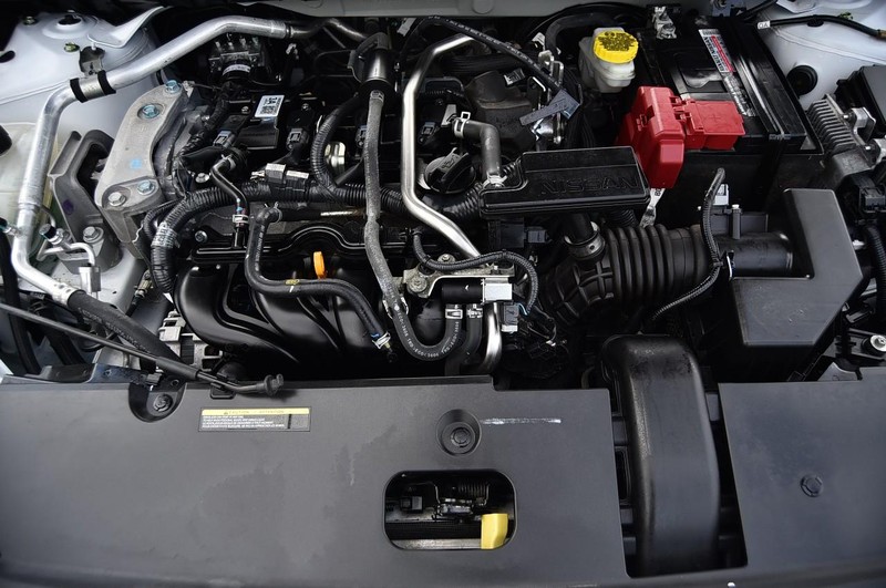 Nissan Sentra Vehicle Full-screen Gallery Image 24