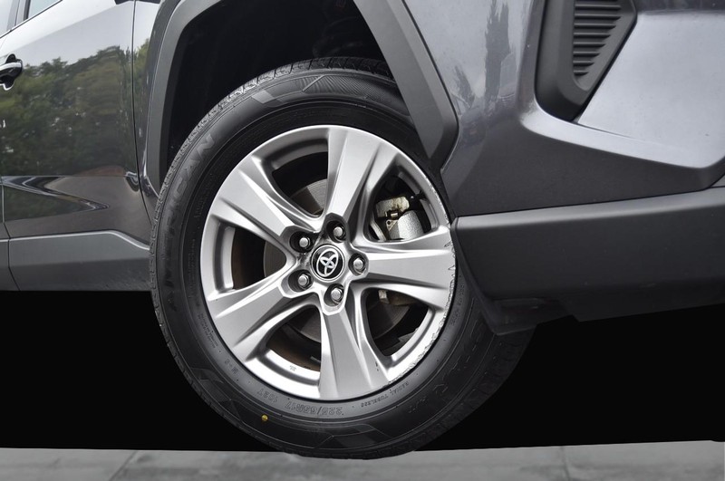 Toyota RAV4 Vehicle Image 03