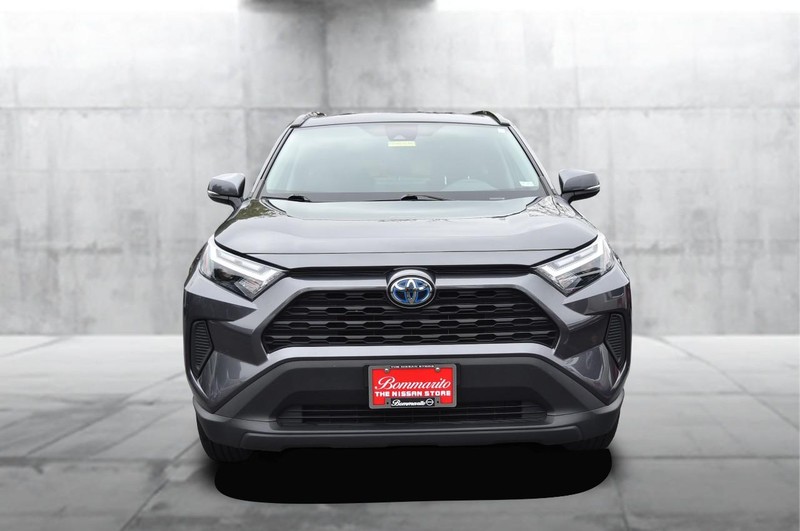 Toyota RAV4 Vehicle Image 04