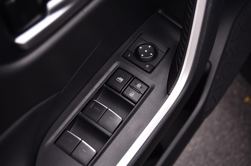 Toyota RAV4 Vehicle Image 09