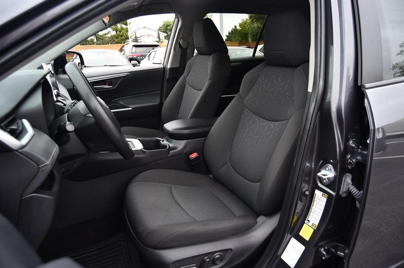 Toyota RAV4 Vehicle Image 19