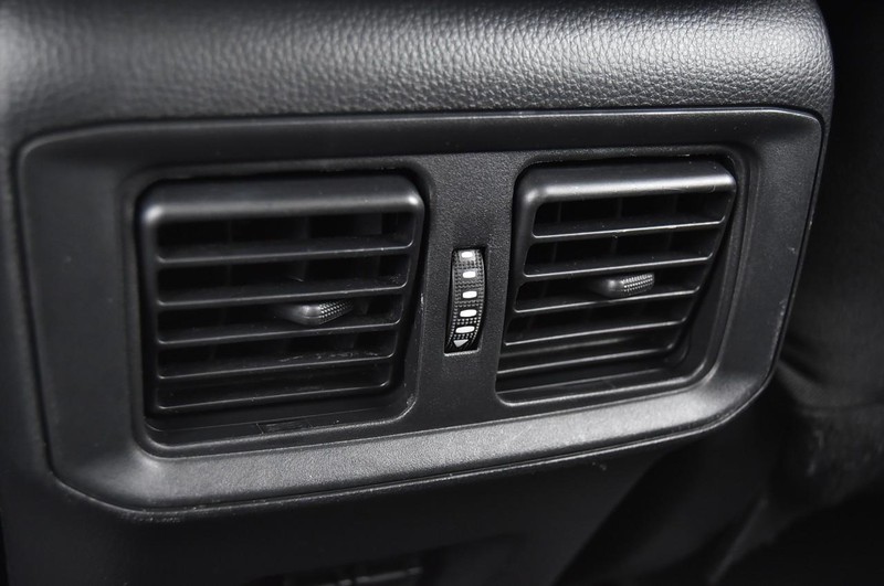 Toyota RAV4 Vehicle Image 22