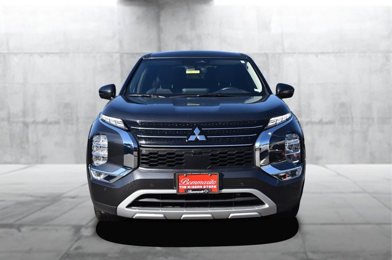 Mitsubishi Outlander Vehicle Image 04