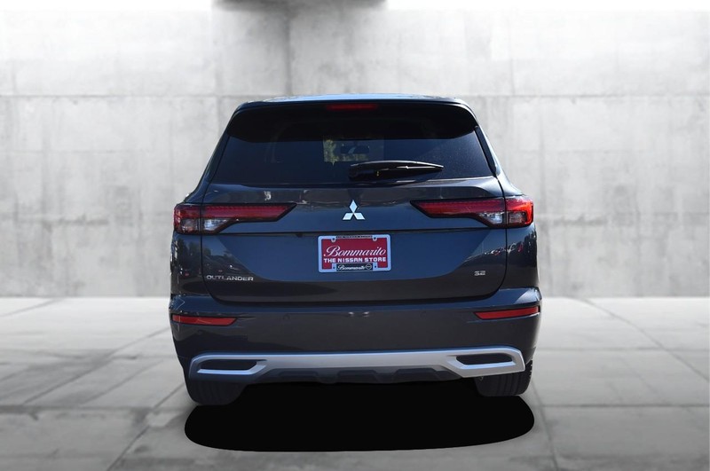 Mitsubishi Outlander Vehicle Image 06