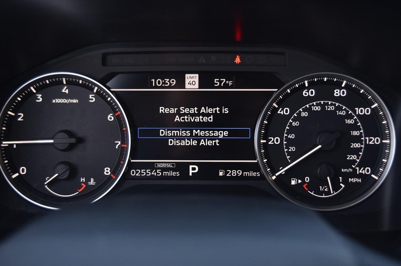 Mitsubishi Outlander Vehicle Image 12