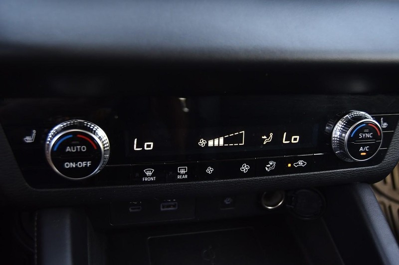 Mitsubishi Outlander Vehicle Image 17