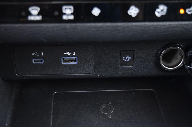 Mitsubishi Outlander Vehicle Image 18