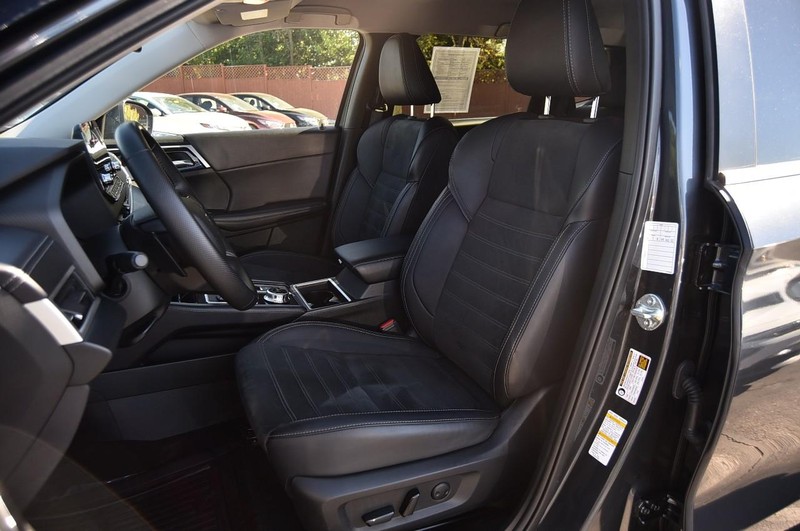 Mitsubishi Outlander Vehicle Image 22