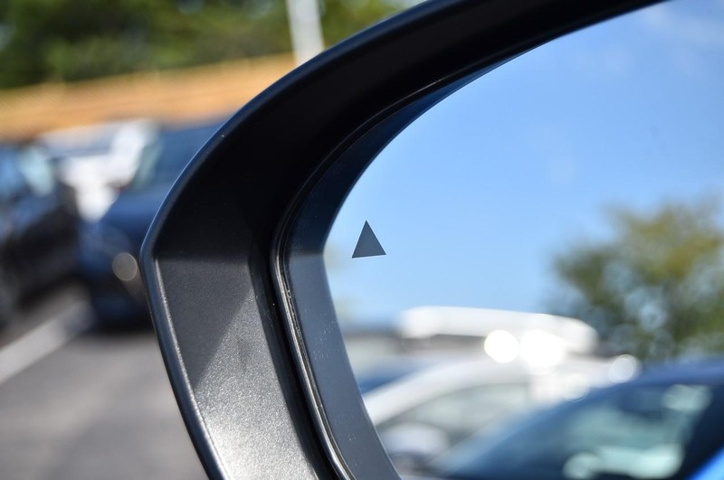 Nissan Rogue Vehicle Full-screen Gallery Image 10