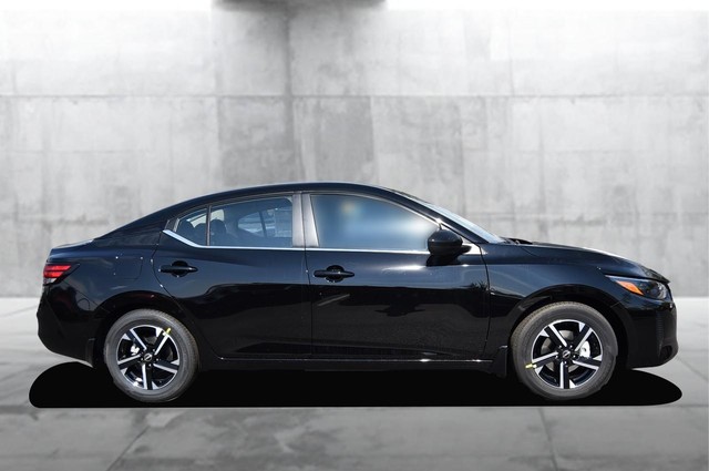 Nissan Sentra Vehicle Image 05