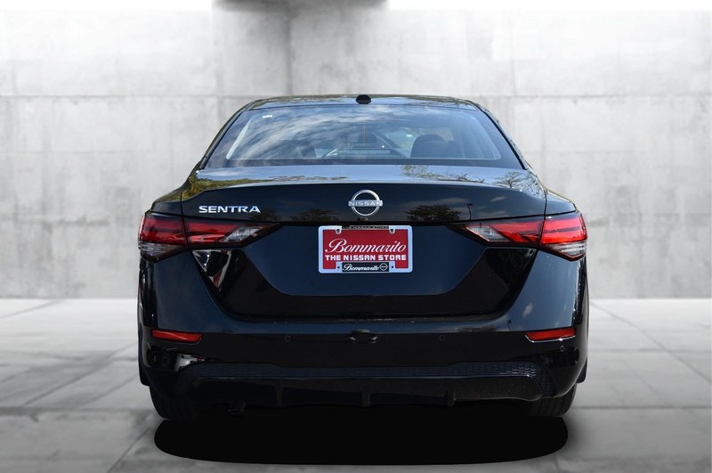 Nissan Sentra Vehicle Image 06