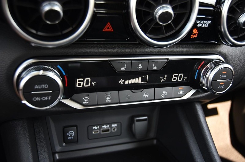 Nissan Sentra Vehicle Image 15