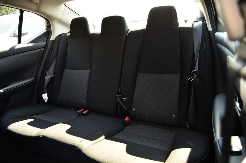 Nissan Sentra Vehicle Image 21