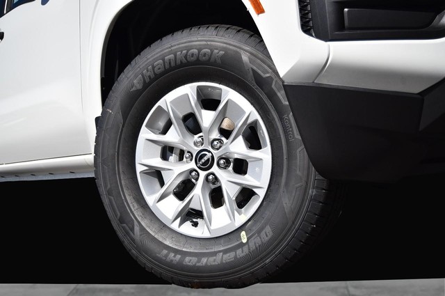 Nissan Frontier Vehicle Image 03