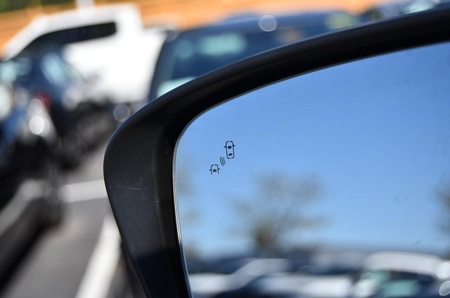 Nissan Frontier Vehicle Image 10
