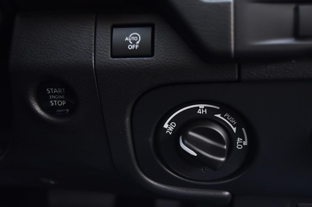 Nissan Frontier Vehicle Image 18