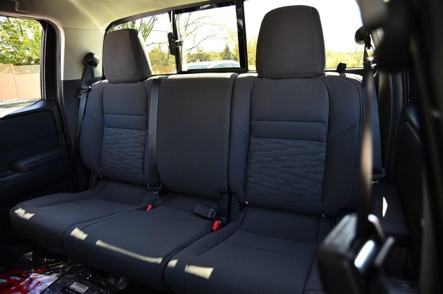 Nissan Frontier Vehicle Image 22