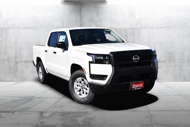 Nissan Frontier Vehicle Full-screen Gallery Image 2
