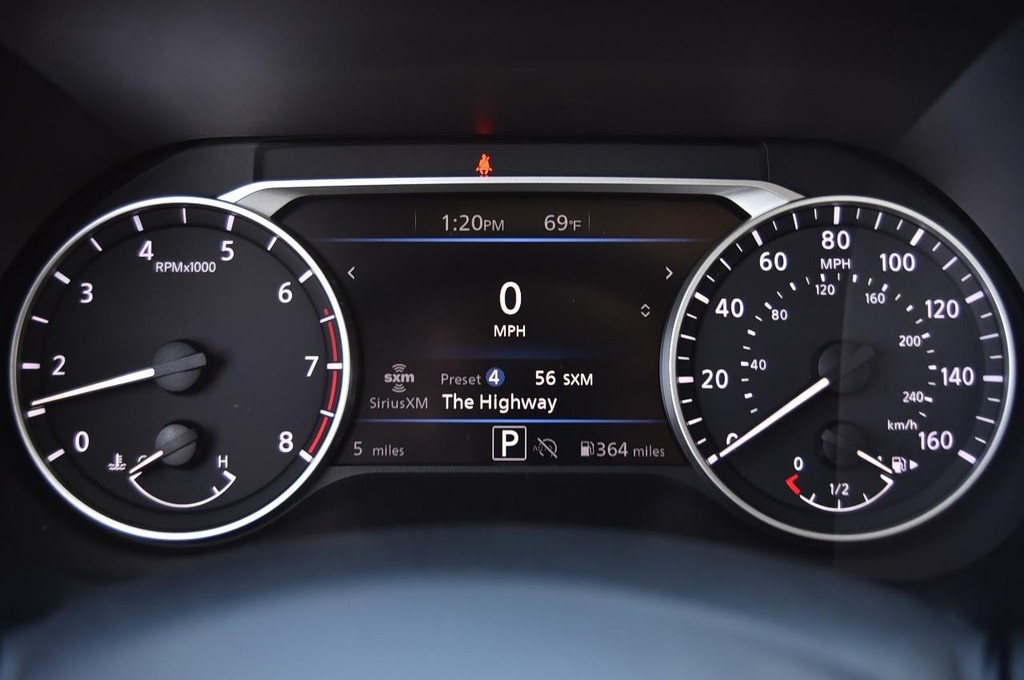 Nissan Sentra Vehicle Image 12