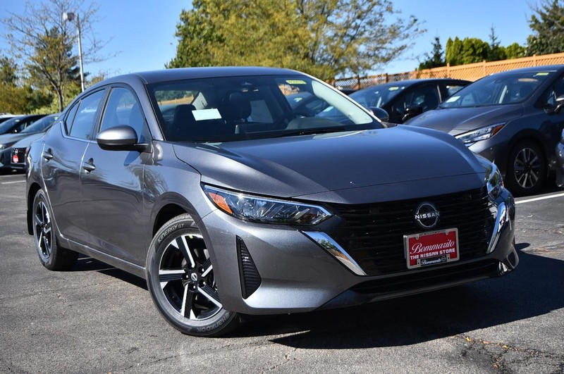 Nissan Sentra Vehicle Image 02