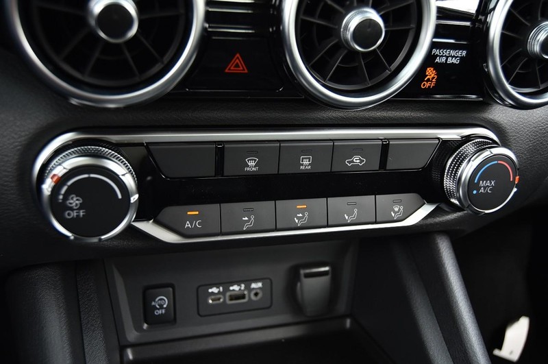 Nissan Sentra Vehicle Image 15