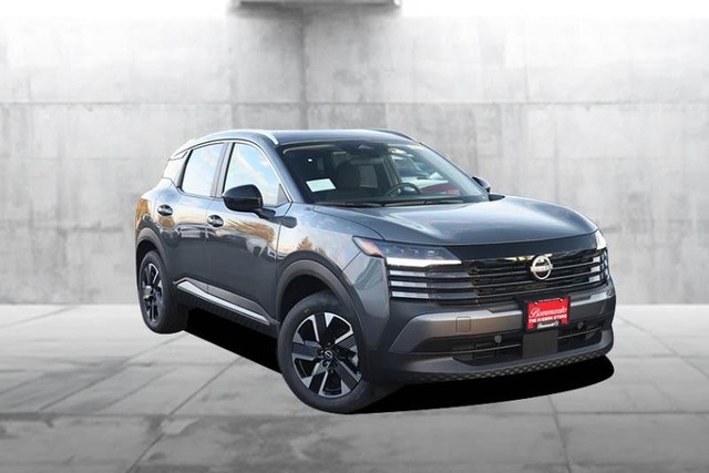 Nissan Kicks Vehicle Image 02