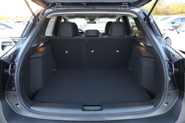 Nissan Kicks Vehicle Image 07