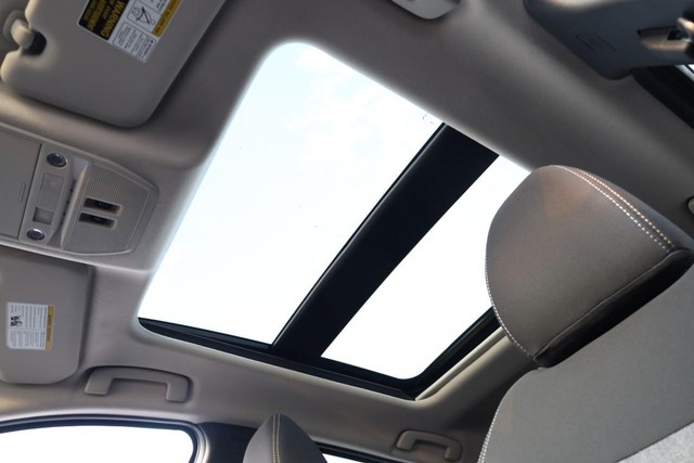 Nissan Kicks Vehicle Image 09