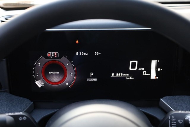 Nissan Kicks Vehicle Image 12