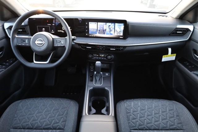 Nissan Kicks Vehicle Image 23