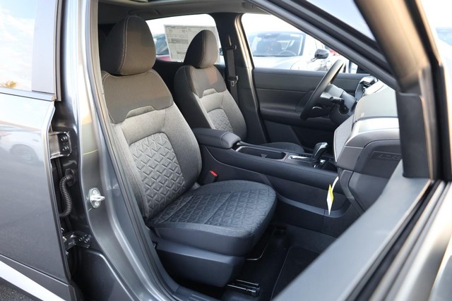 Nissan Kicks Vehicle Image 25