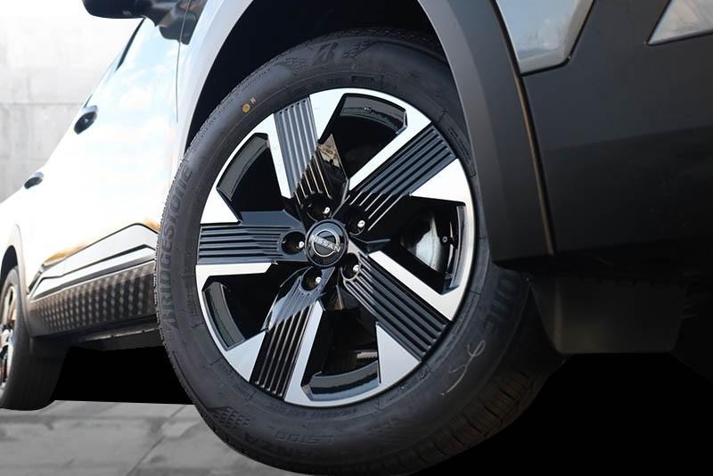 Nissan Kicks Vehicle Image 03