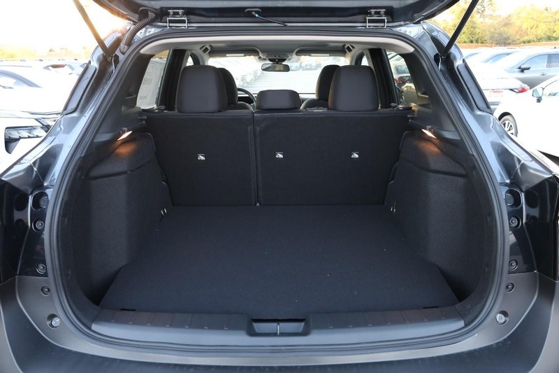 Nissan Kicks Vehicle Image 07