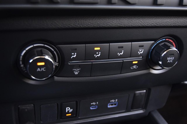 Nissan Frontier Vehicle Image 16