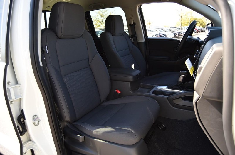 Nissan Frontier Vehicle Image 21