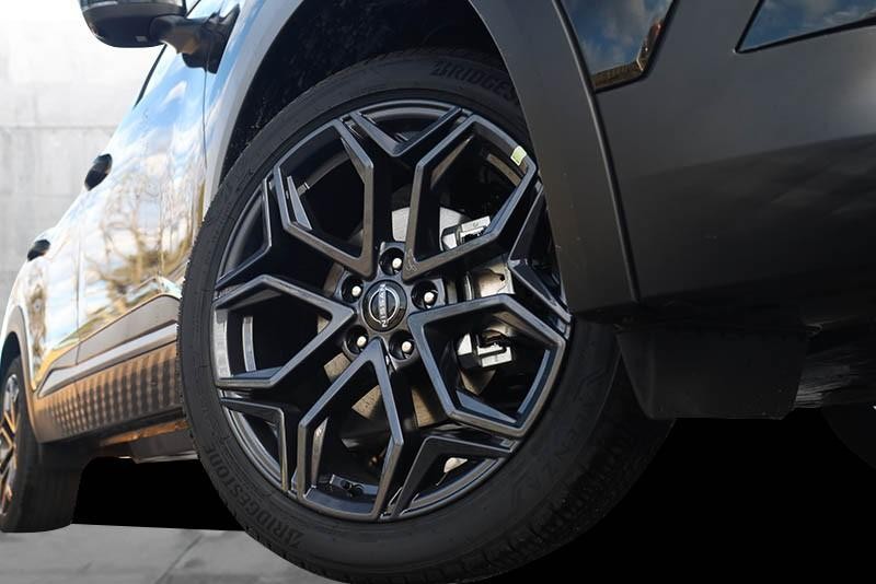 Nissan Kicks Vehicle Image 03