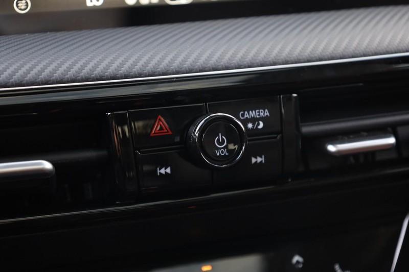 Nissan Kicks Vehicle Image 15