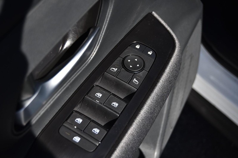 Nissan Kicks Vehicle Full-screen Gallery Image 9