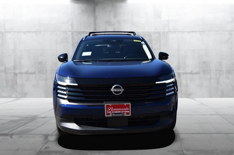 Nissan Kicks Vehicle Full-screen Gallery Image 4