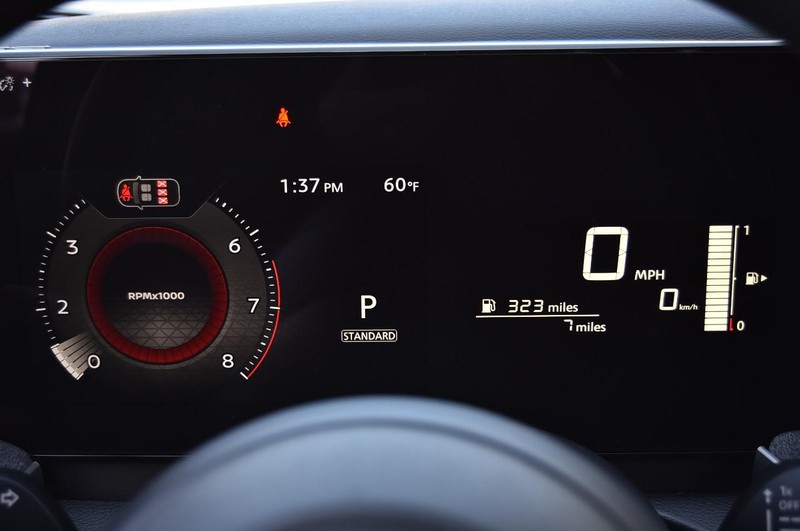 Nissan Kicks Vehicle Full-screen Gallery Image 11