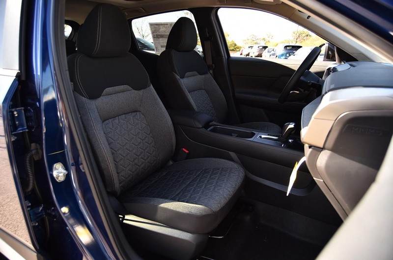 Nissan Kicks Vehicle Full-screen Gallery Image 25