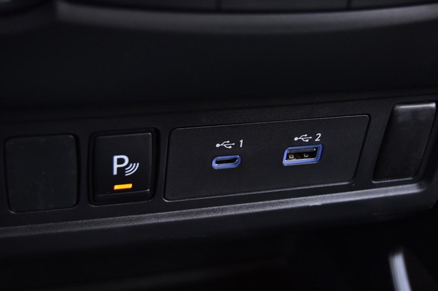 Nissan Frontier Vehicle Image 17