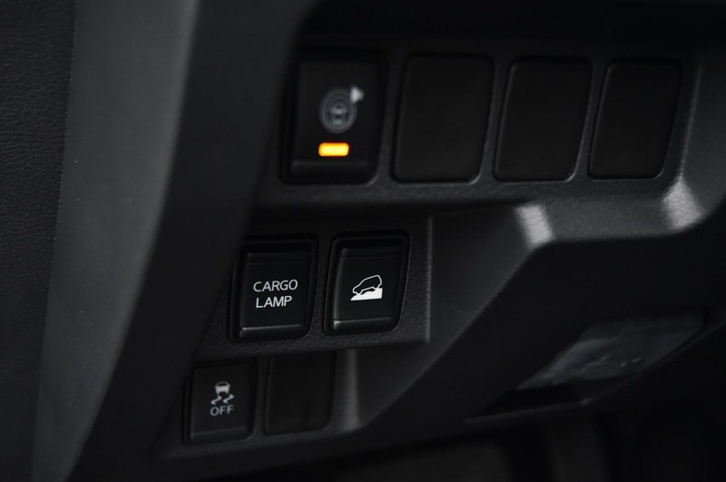 Nissan Frontier Vehicle Full-screen Gallery Image 13