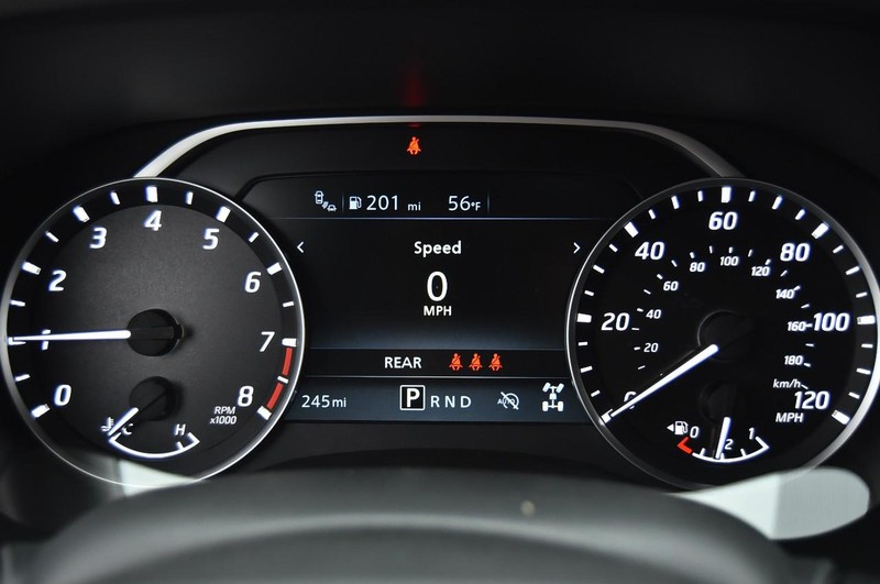 Nissan Frontier Vehicle Full-screen Gallery Image 14