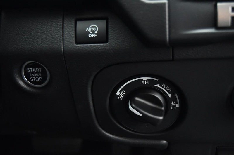 Nissan Frontier Vehicle Full-screen Gallery Image 19